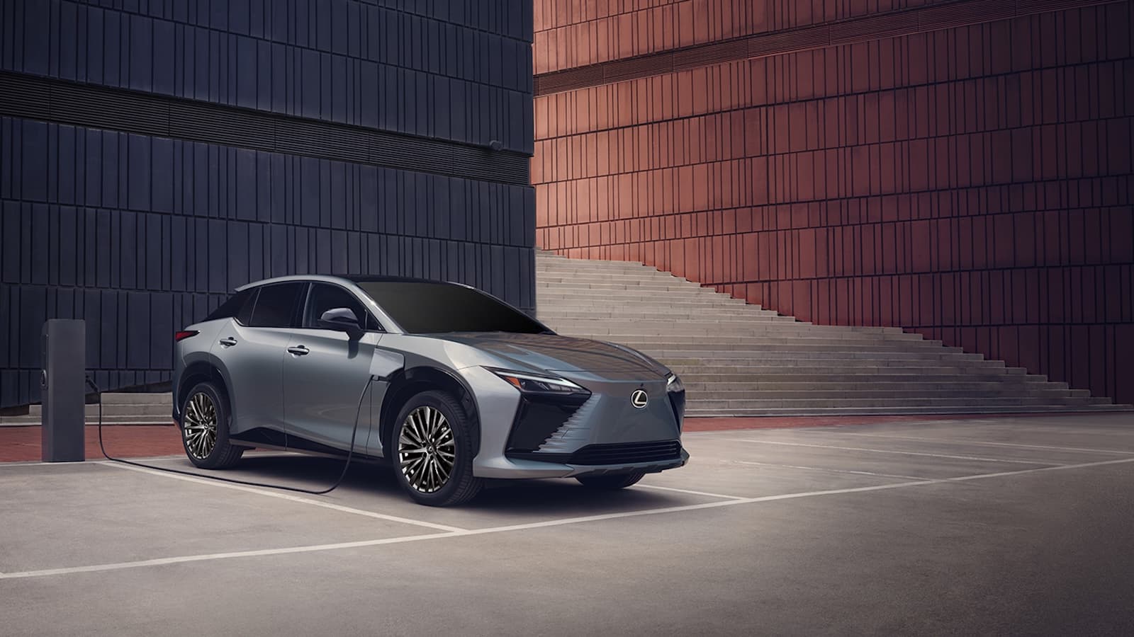 Lexus RZ 550e AWD – IT’S A GAS!